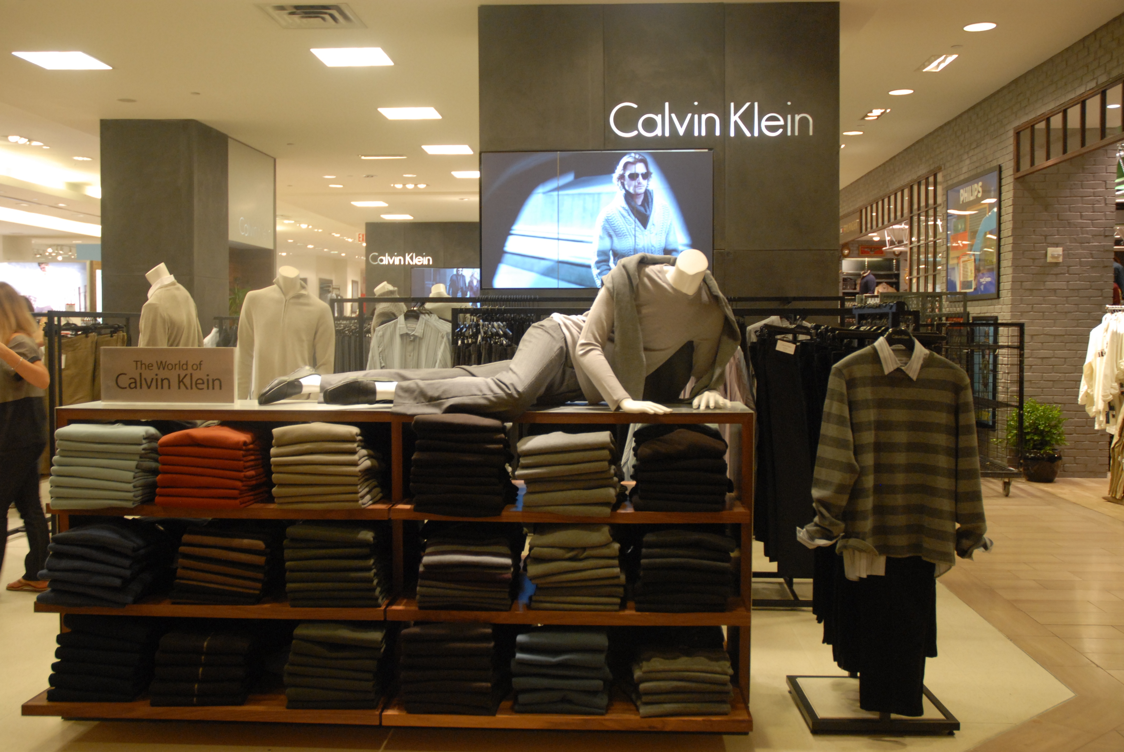 Calvin Klien Macys 1x3-2